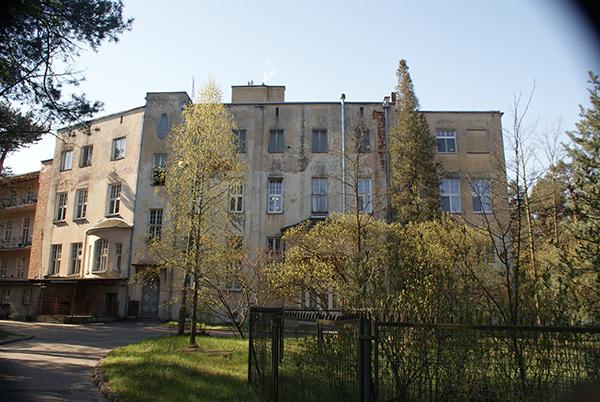 Budynek dawnego sanatorium żydowskiego Towarzystwa Przeciwgruźliczego "Brijus"